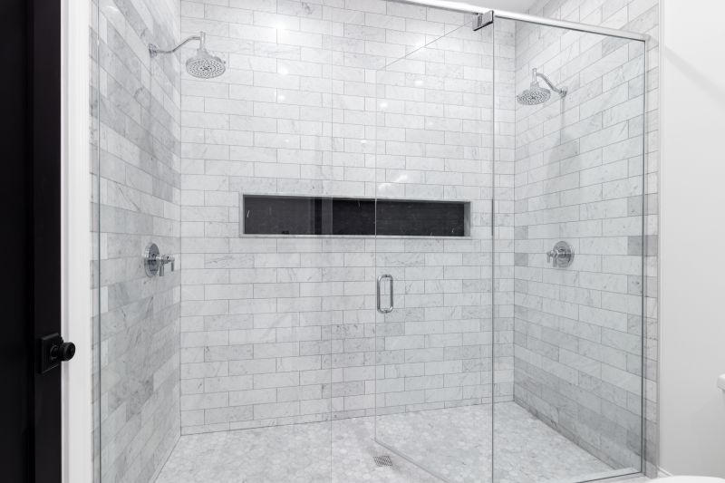 Dual Showerheads in a Spacious Walk-in